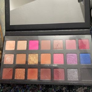 Kylie Cosmetics Makeup - Kylie Jenner Sippin Pretty Palette Kylie Cosmetics Makeup - Kylie Jenner Sippin Pretty Palette